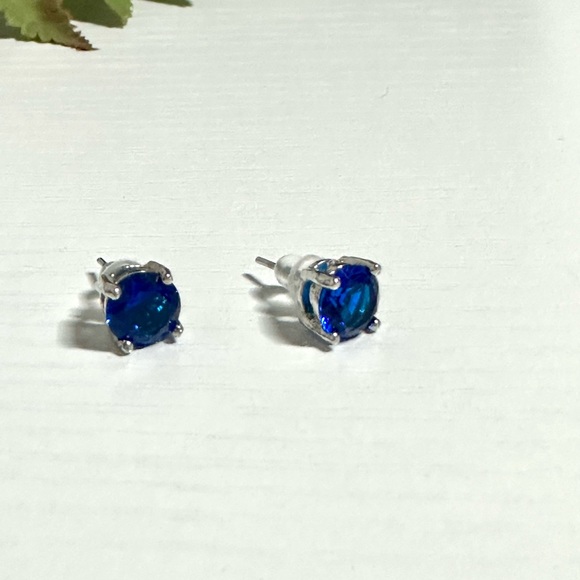 Crystal Round dark Blue Earrings - Picture 3 of 3